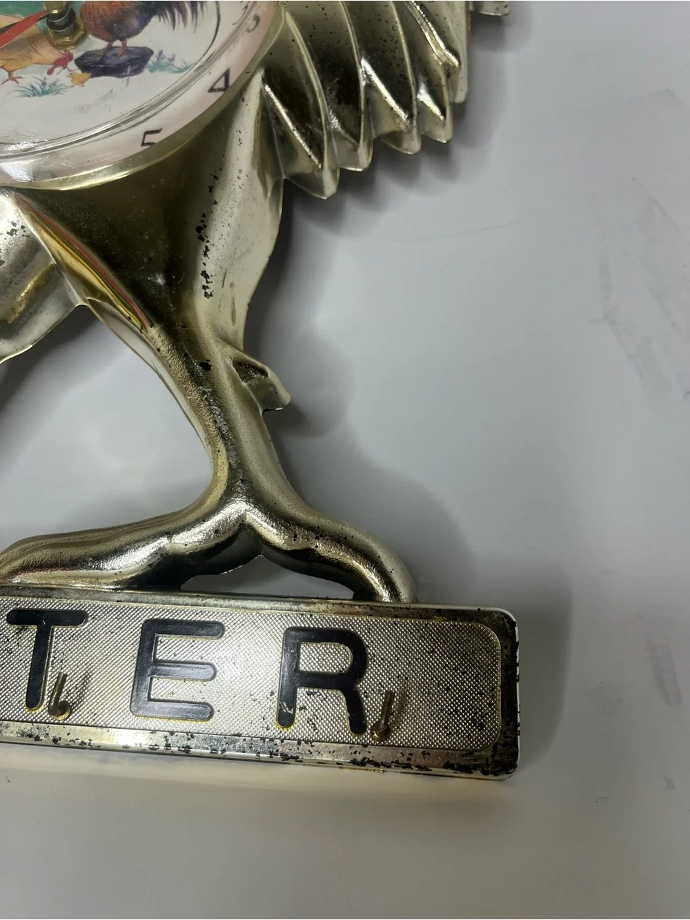 Vtg Rooster Wall Clock Hanger Farmhouse Metallic  Works Kitchen Farmcore 16”x14”